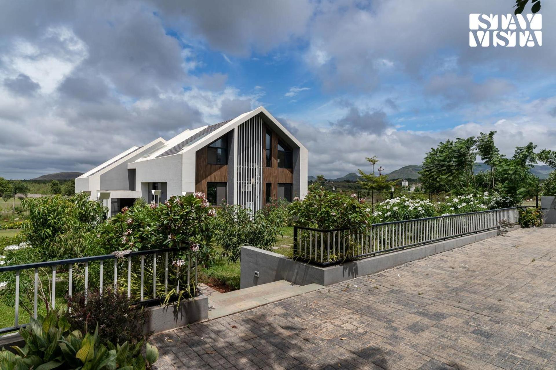 Stayvista At The Rainfield Villa With Gazebo & Lawn Nashik Exterior foto